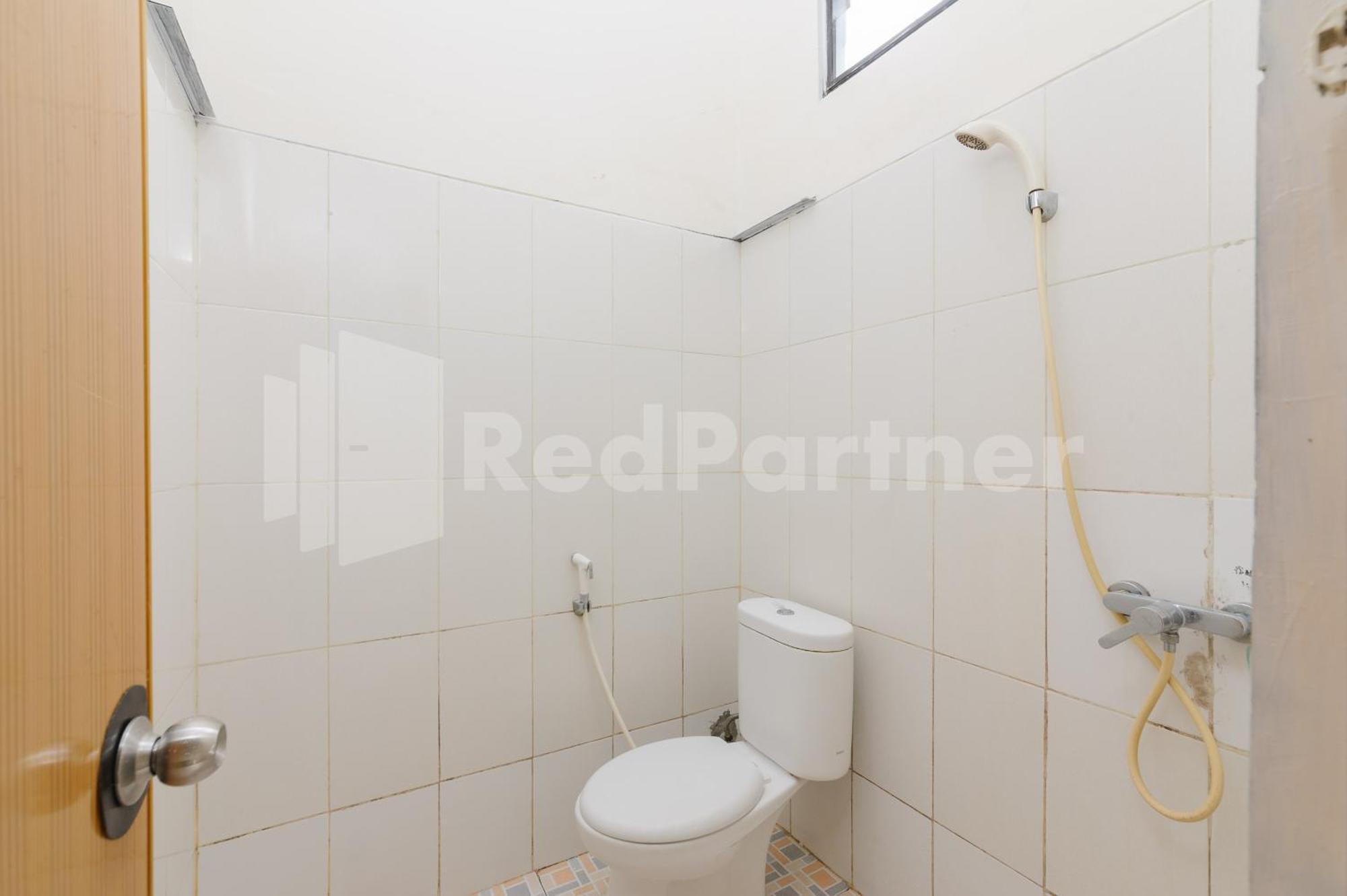 Pondok Cimanggu Syariah Mitra Reddoorz Богор Экстерьер фото